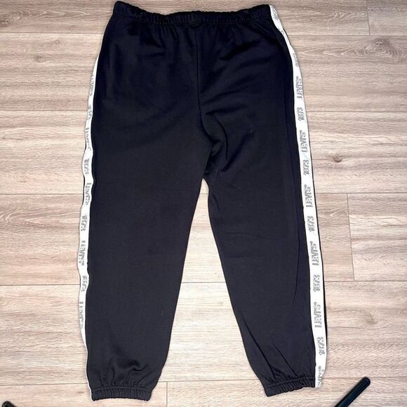 Levi's Women's Black And White Pull‎ On Logo Tape Jogger Pants Size L NWT - Picture 1 of 8